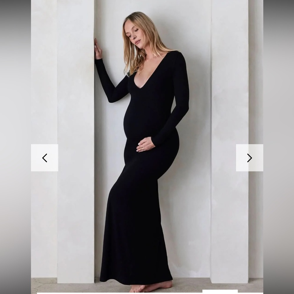 BumpSuit The Long Sleeve V Neck Evening Maternity Dress 
S / BLACK